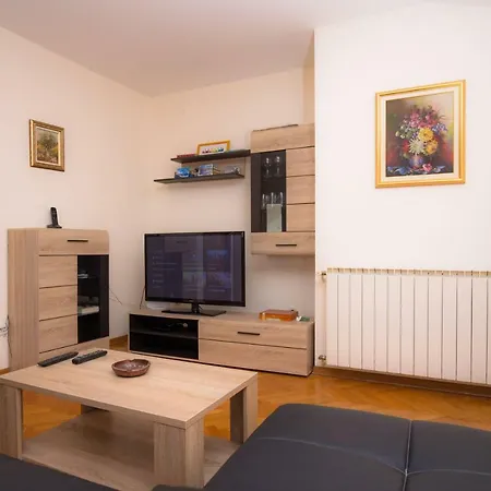 Apartment Dagulo Primosten